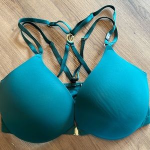 Victoria secrets padded bra